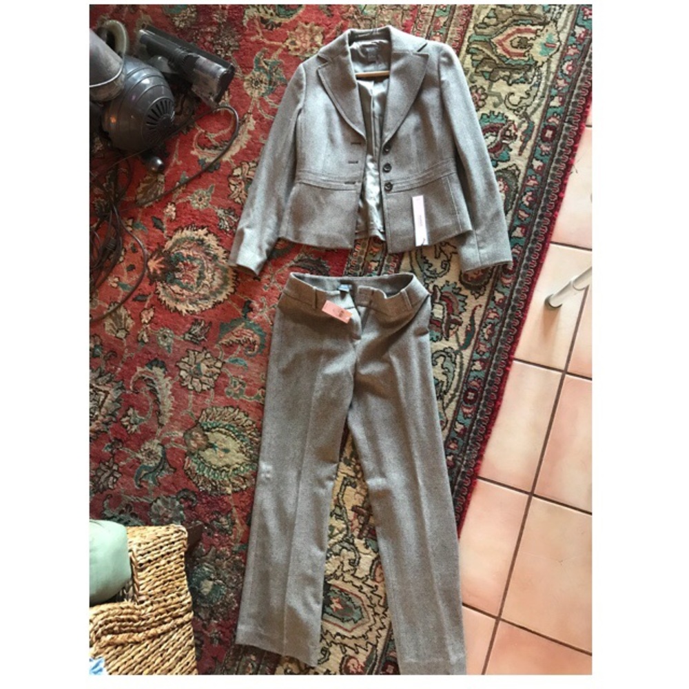 Ann taylor suit